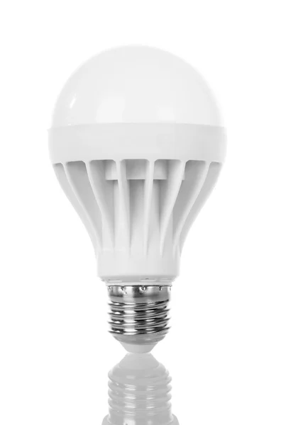 Энергосберегающие светодиодные лампы, изолированные на белом фоне — стоковое фото
